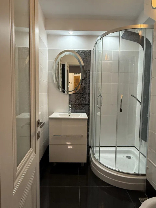 Apartament 3 camere  decomandat – zona Titan - 1 Decembrie