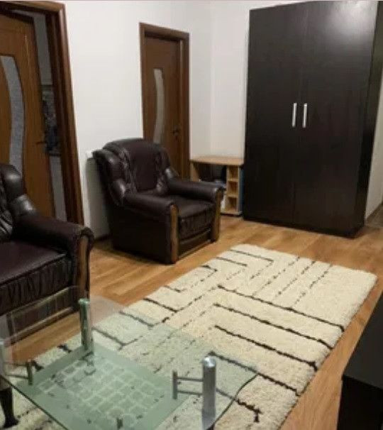 Apartament 2 camere - PARTER INALT - zona APARATORII PATRIEI