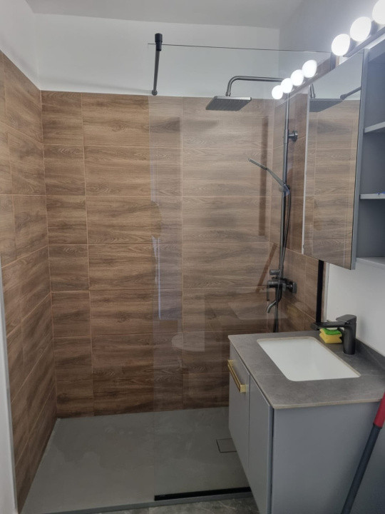 Apartament 2 camere-decomandat-zona Titan