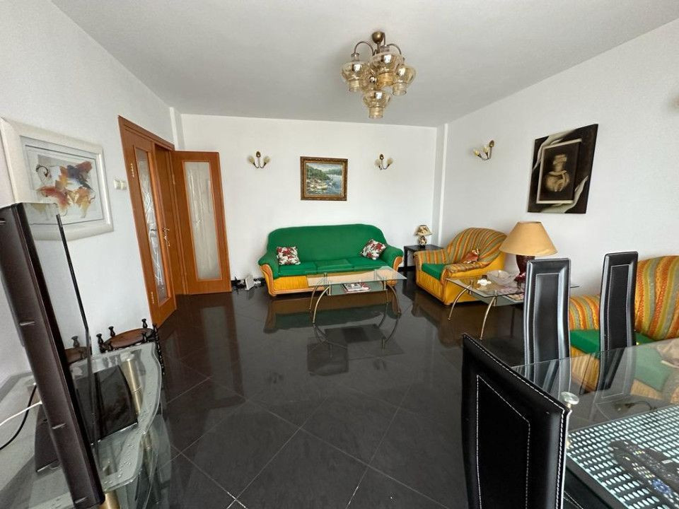 Apartament 2 camere-80MP-Decomandat-Piata Victoriei