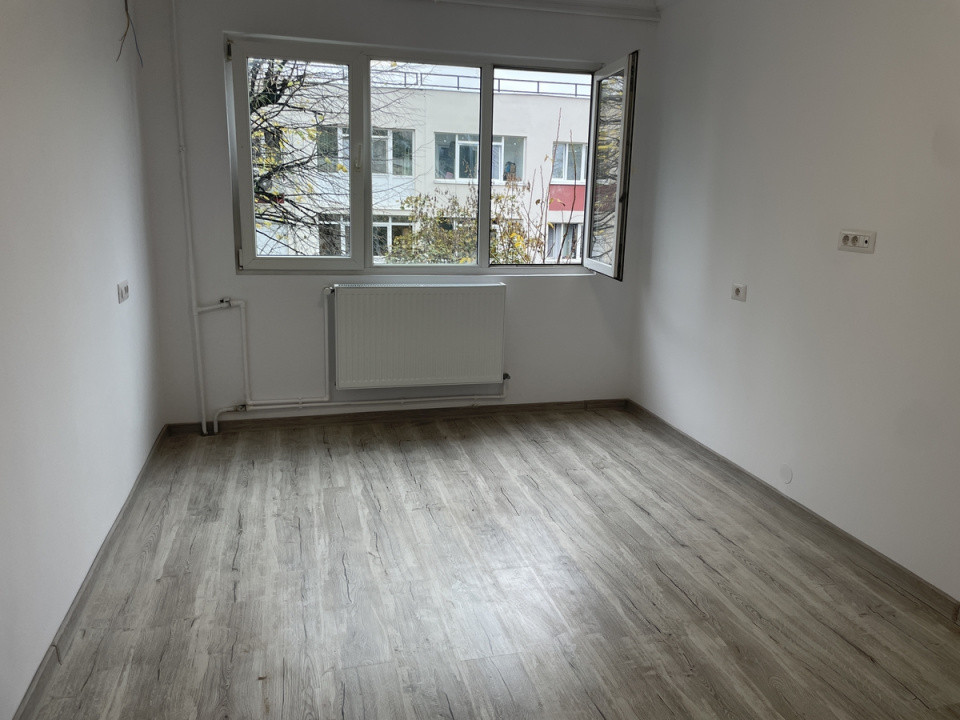 Apartament 3 camere renovat recent, Emil Racovita