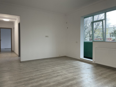 Apartament 3 camere renovat recent, Emil Racovita