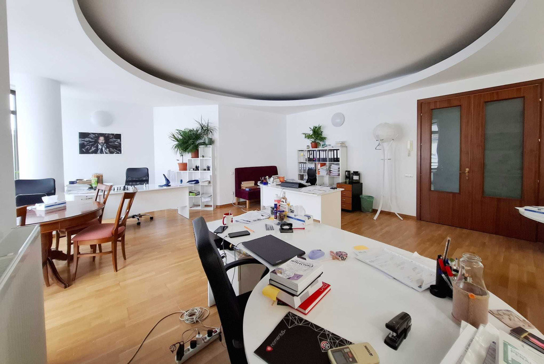 Apartament exclusivist 4 camere-decomadat-zona Primăverii