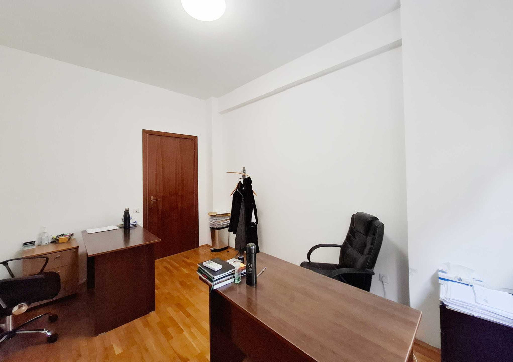 Apartament exclusivist 4 camere-decomadat-zona Primăverii