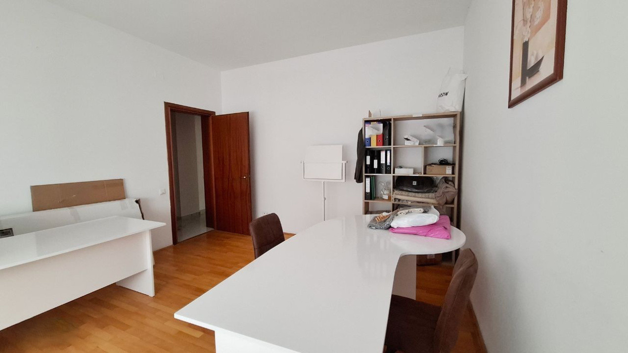 Apartament exclusivist 4 camere-decomadat-zona Primăverii