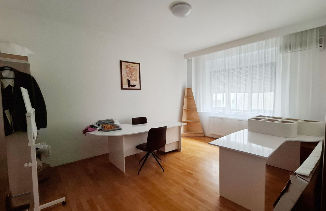 Apartament exclusivist 4 camere-decomadat-zona Primăverii