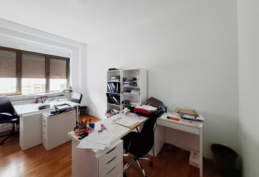 Apartament exclusivist 4 camere-decomadat-zona Primăverii