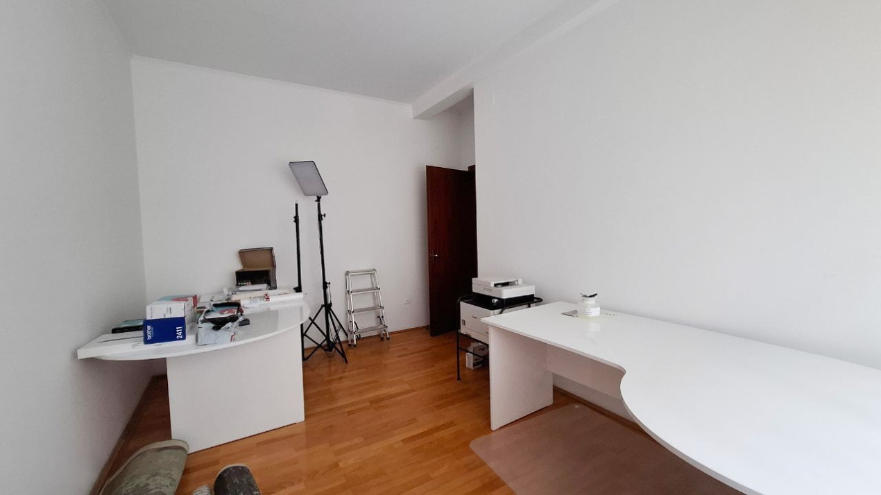 Apartament exclusivist 4 camere-decomadat-zona Primăverii