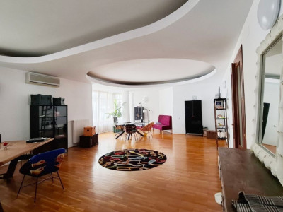 Apartament exclusivist 4 camere-decomadat-zona Primăverii