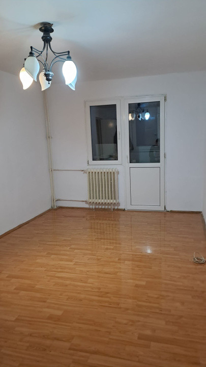 Apartament - 2 camere - semidecomandat - Vitan 