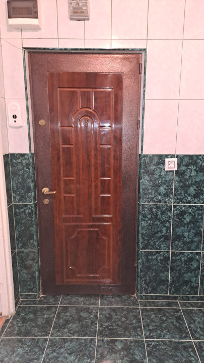 Apartament - 2 camere - semidecomandat - Vitan 