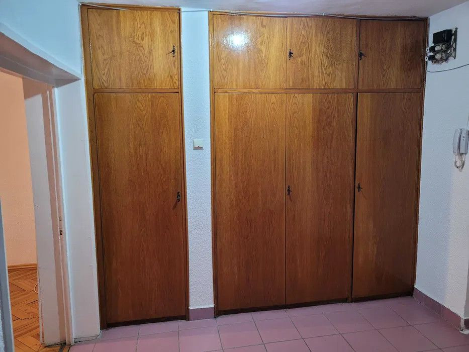 Apartament 2 camere - decomandat - Bulevardul Decebal