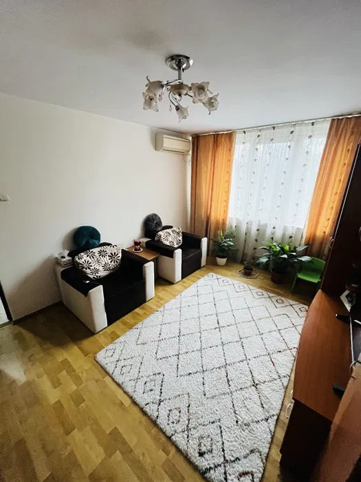 Apartament 3 camere cu centrala proprie 
