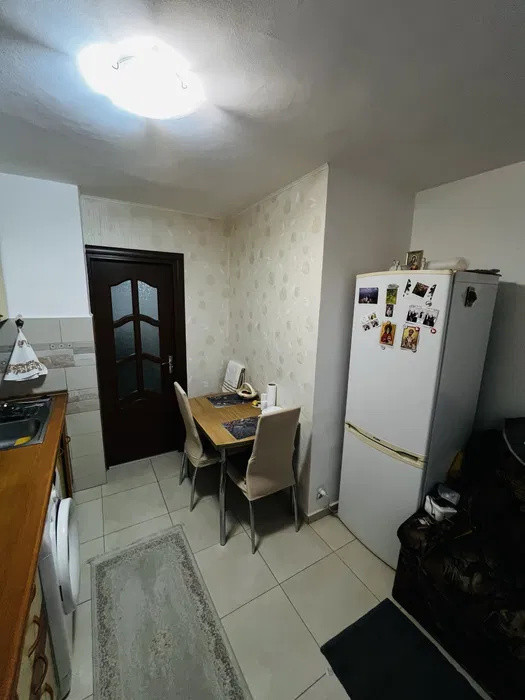 Apartament 3 camere cu centrala proprie 