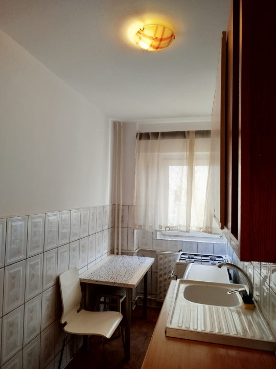 Garsoniera decomandata – Piata Victoriei