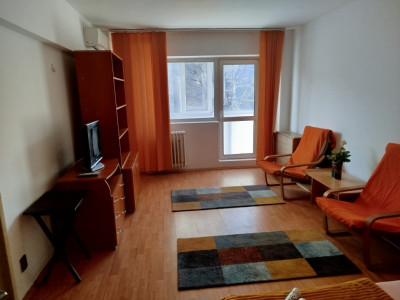 Garsoniera decomandata – Piata Victoriei