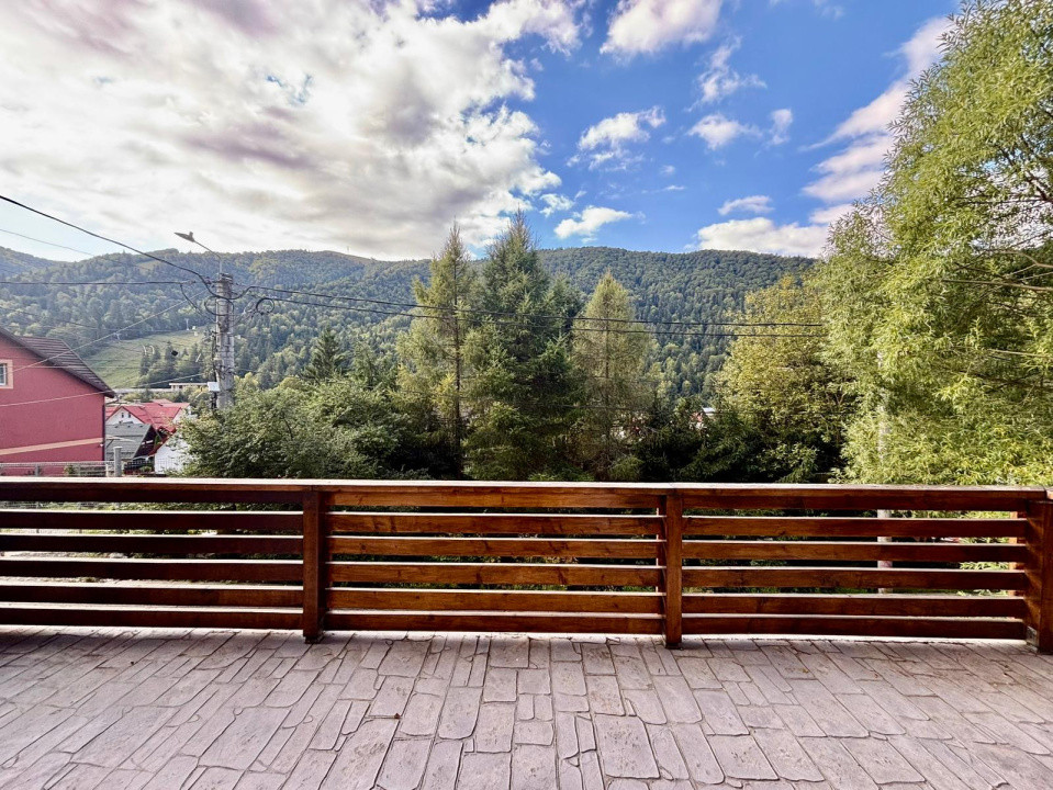 Vilă spațioasă -7 camere-vedere panoramică-Azuga