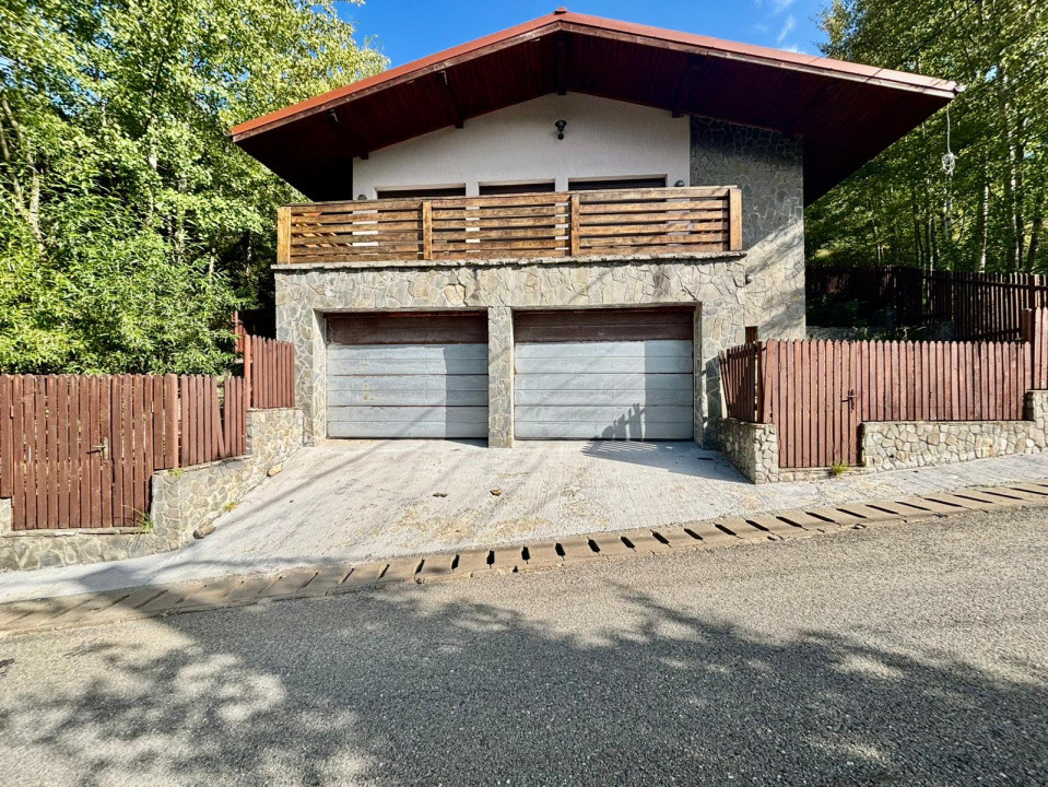 Vilă spațioasă -7 camere-vedere panoramică-Azuga