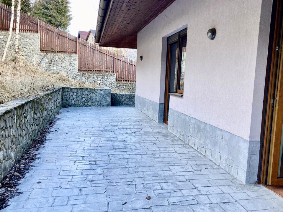 Vilă spațioasă -7 camere-vedere panoramică-Azuga