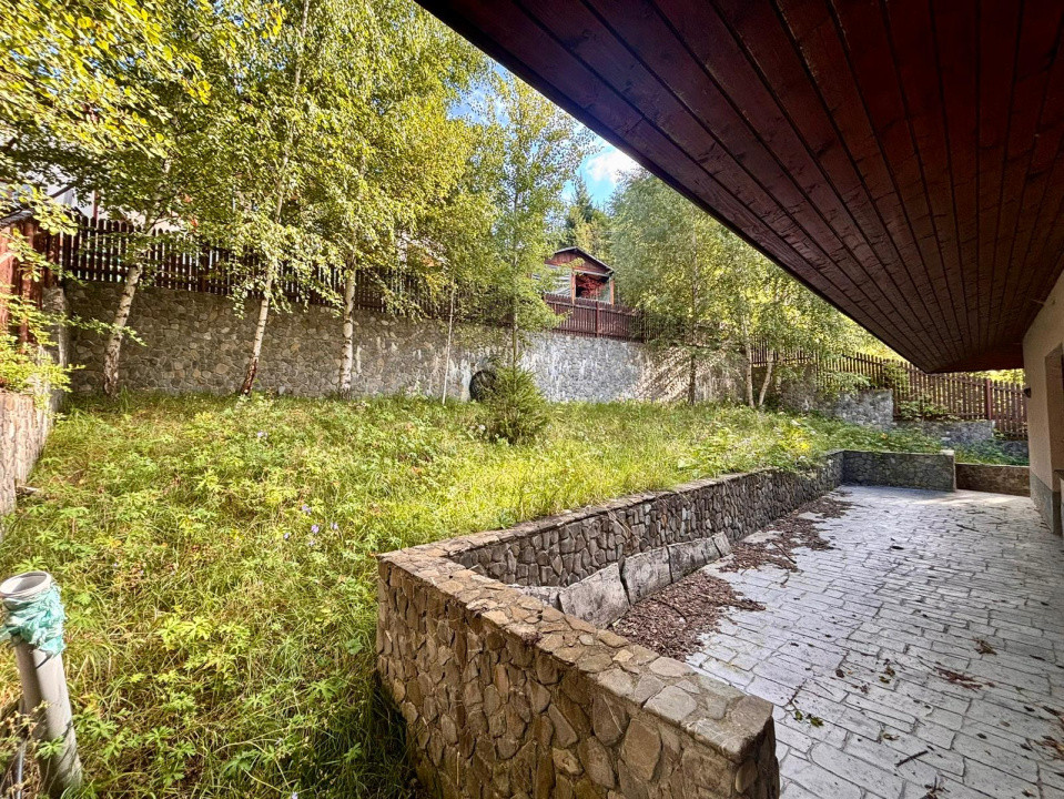 Vilă spațioasă -7 camere-vedere panoramică-Azuga