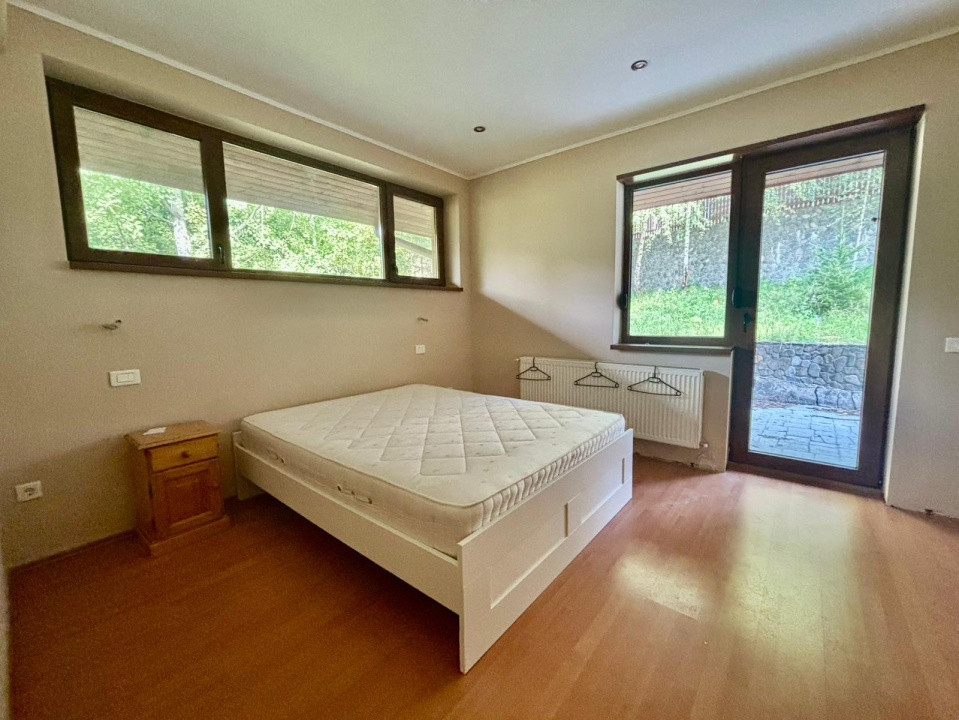 Vilă spațioasă -7 camere-vedere panoramică-Azuga