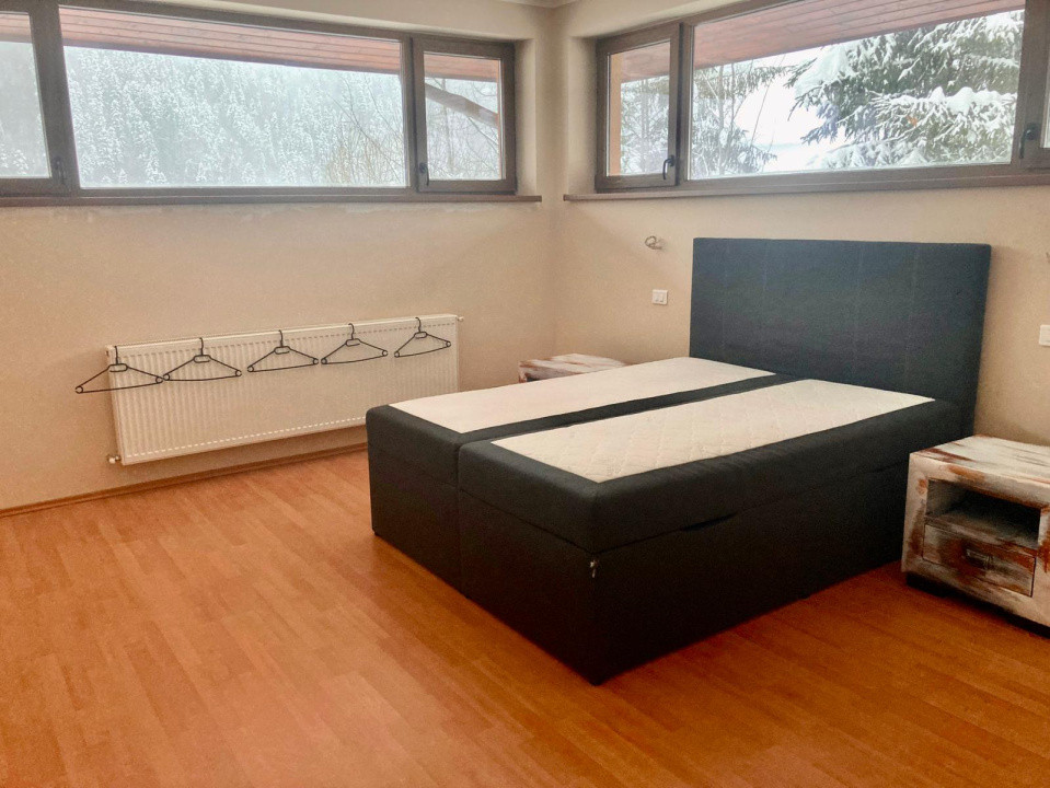 Vilă spațioasă -7 camere-vedere panoramică-Azuga