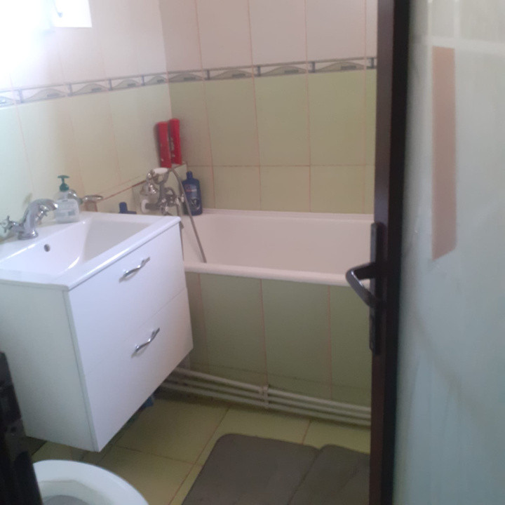 Apartament 3 camere cu centrala proprie langa Spitalul Budimex
