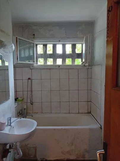 Apartament 3 camere  semidecomandat – Bercei 