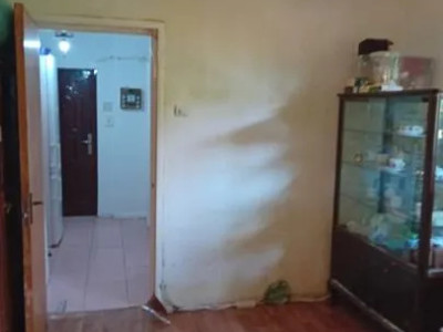 Apartament 3 camere  semidecomandat – Bercei 