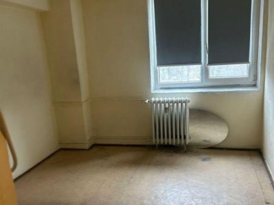 Apartament - 2 camere - decomandat - Titan 