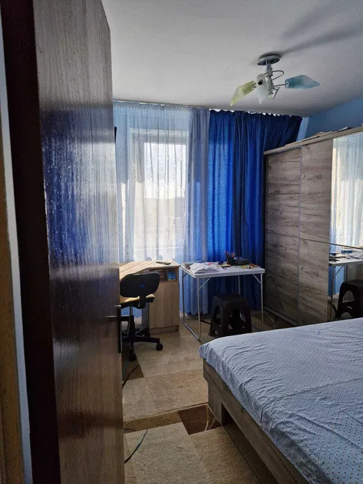 Apartament - 3 camere - decomandat - Aparatorii Patriei 