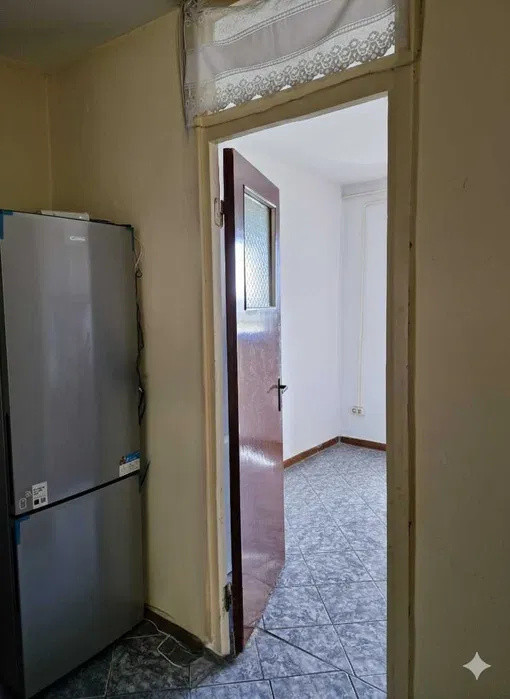 Apartament - 3 camere - decomandat - Berceni