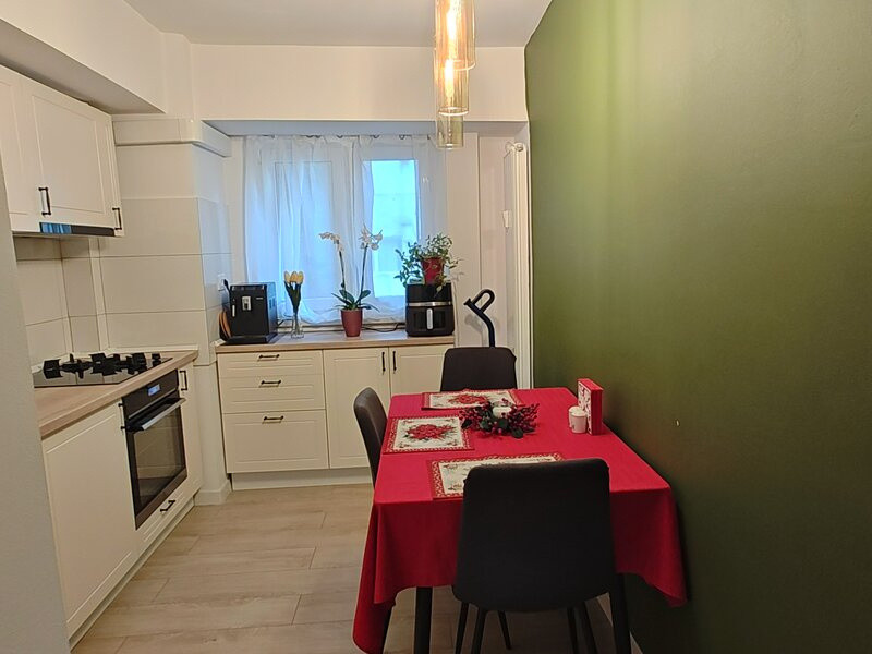 Apartament 4 camere-decomandat-renovat-zona Lujerului