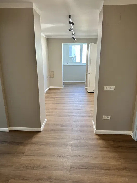 Apartament 4 camere  complet renovat – piata Rahova 