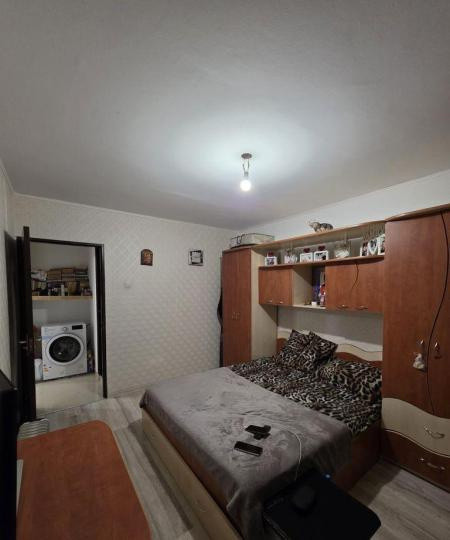 Apartament -4 camere - semidecomandat - Berceni 