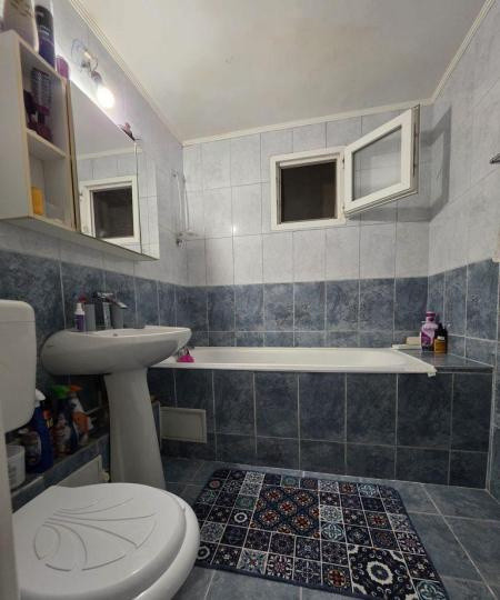 Apartament -4 camere - semidecomandat - Berceni 