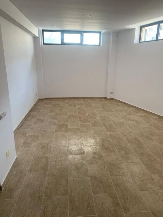 Spatiu Comercial/Birou - Demisol 122 mp zona Petre Ispirescu