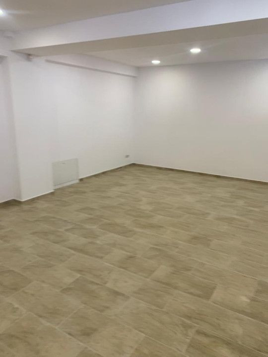 Spatiu Comercial/Birou - Demisol 122 mp zona Petre Ispirescu