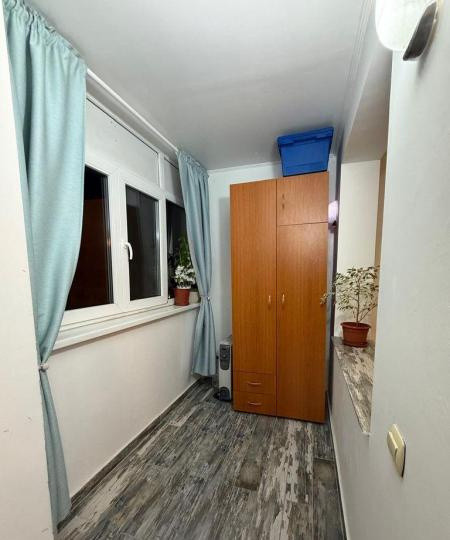 Apartament -4 camere - semidecomandat - Berceni 