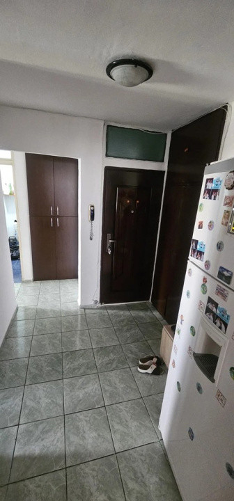 Apartament 3 camere-semidecomandat- zona Rahova