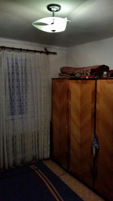 Apartament 3 camere-semidecomandat- zona Rahova