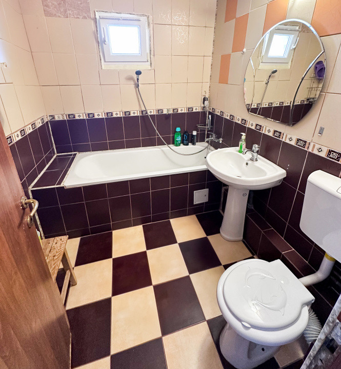 Apartament 3 camere-semidecomandat- zona Rahova