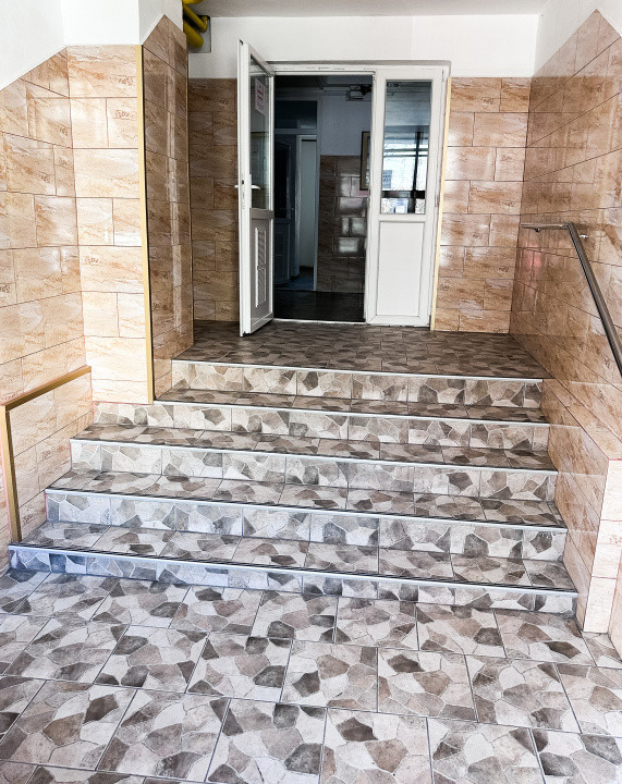 Apartament 3 camere-semidecomandat- zona Rahova