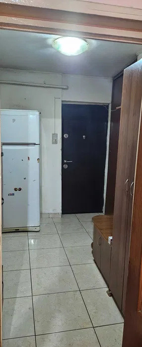 Apartament 2 camere-semidecomandat-zona Crangasi