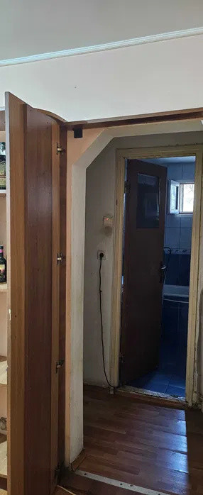 Apartament 2 camere-semidecomandat-zona Crangasi