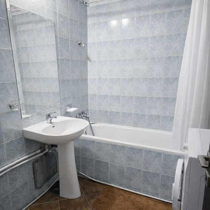 Apartament 2 camere spațios – Decebal / Piața Muncii – 64 mp – bloc 1999