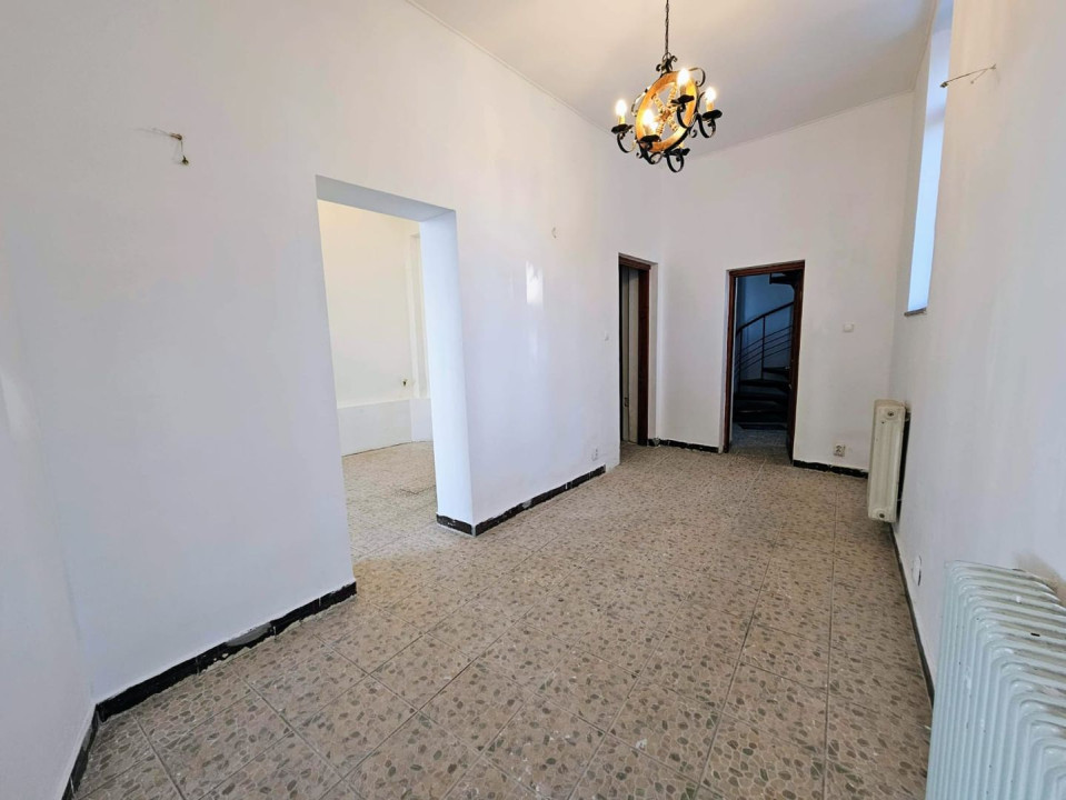 Spatiu comercial/Birouri - P+1 - 10 camere - Unirii/Traian 