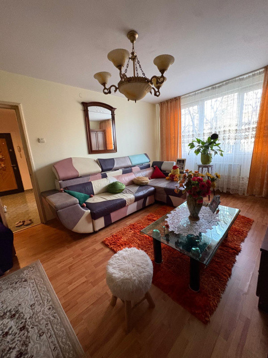 Apartament 3 camere cu centrala proprie zona Brancoveanu - Scoala 129