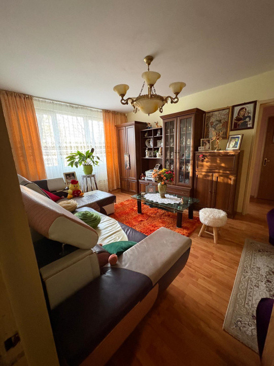 Apartament 3 camere cu centrala proprie zona Brancoveanu - Scoala 129