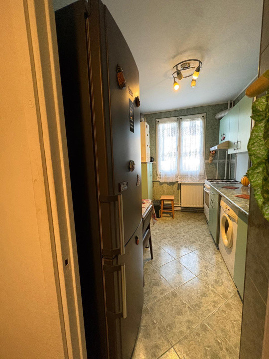 Apartament 3 camere cu centrala proprie zona Brancoveanu - Scoala 129